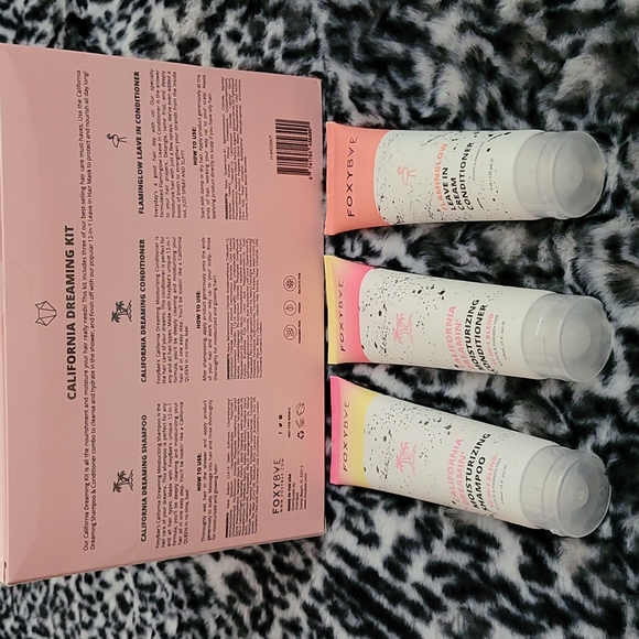 FOXYBAE CALIFORNIA DREAMING MOISTURIZING KIT NIB - Picture 11 of 16
